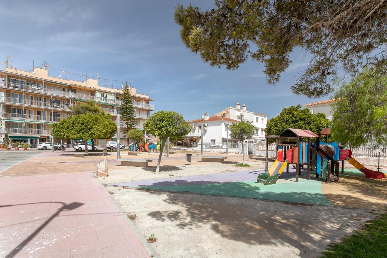 ✩Direct Beach Location ✩ Familyfriendly ✩ Netflix Санта Пола Екстериор снимка